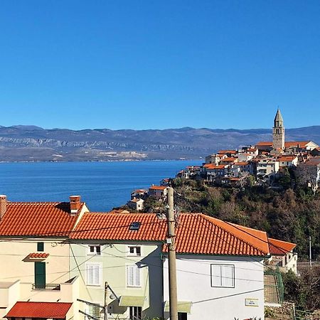 Apartmani Marin1 Vrbnik Exterior foto